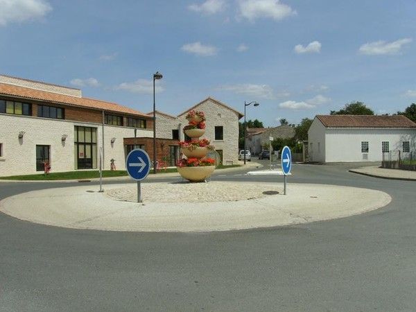 Rond-point à Prahecq